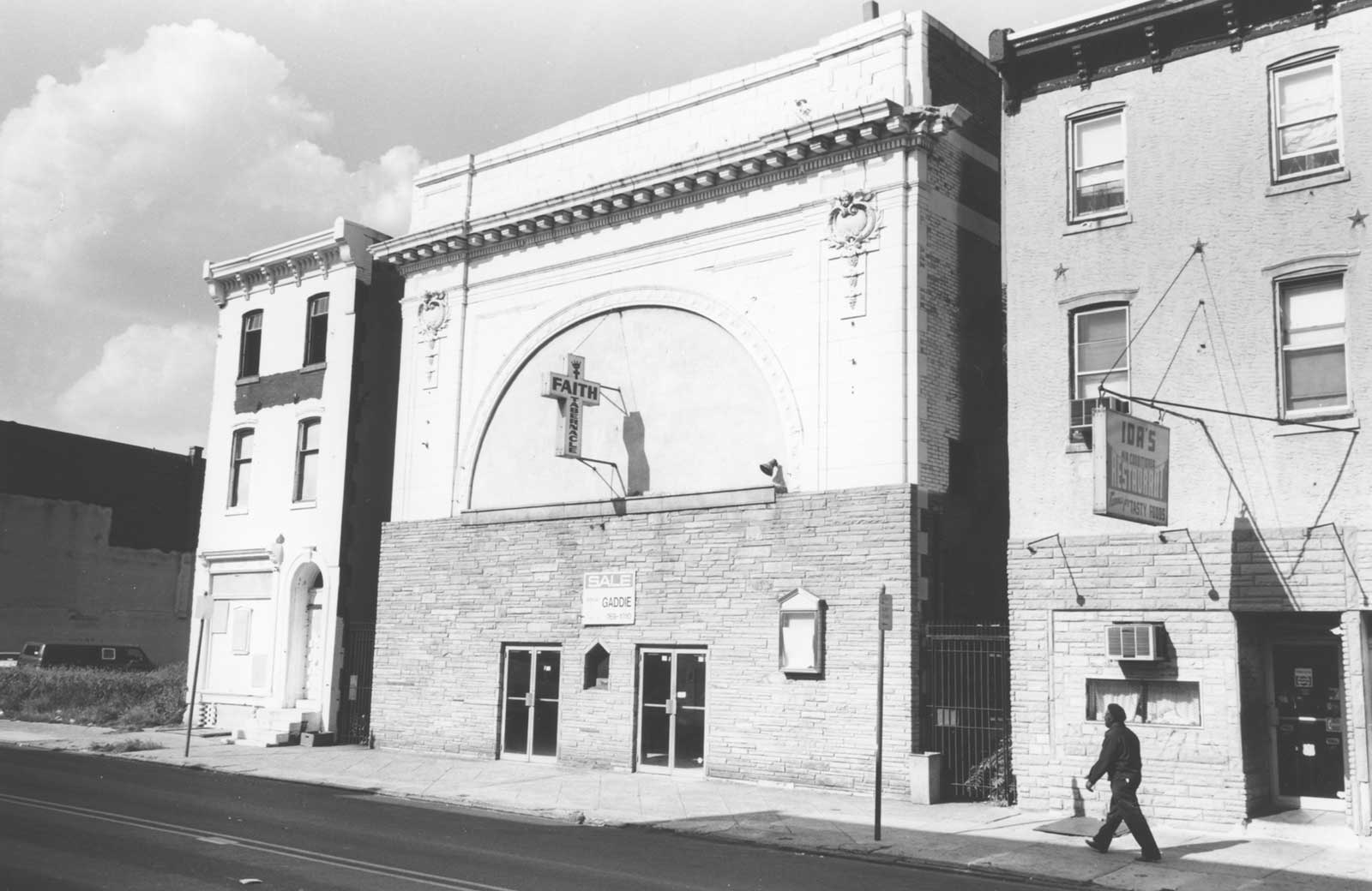 Vogue Philadelphia Theater Photo Collection - Vogue