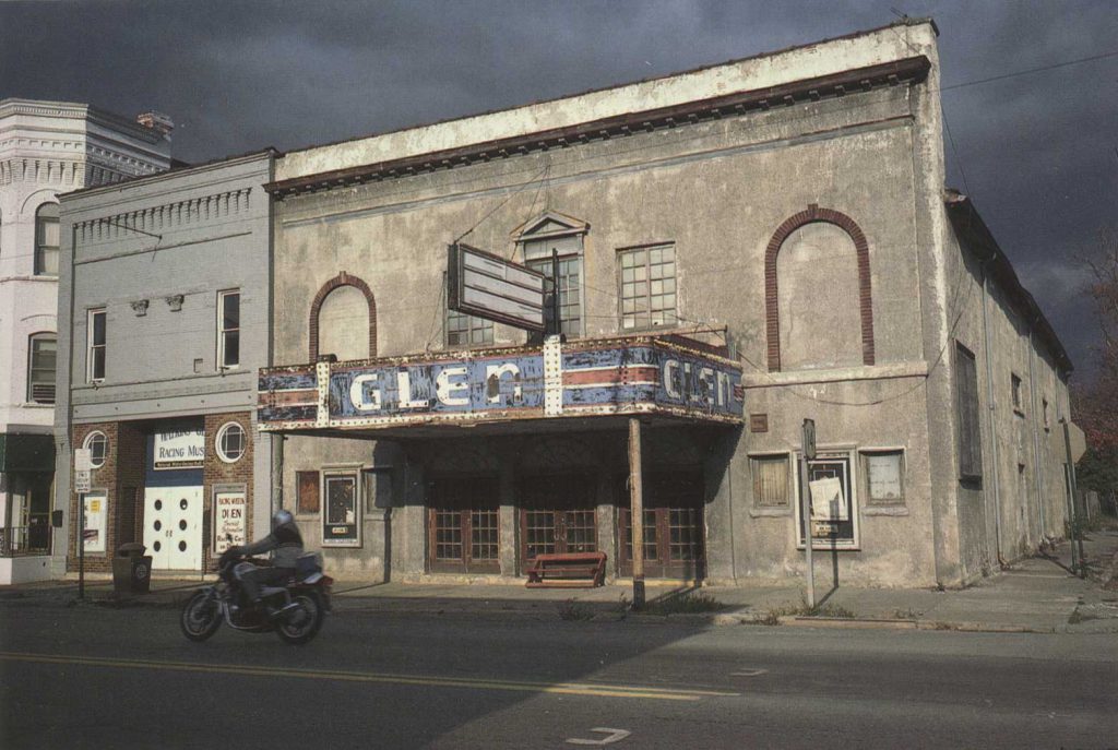 Theaters Photos - Glen